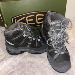 New ! Keen hiking boots